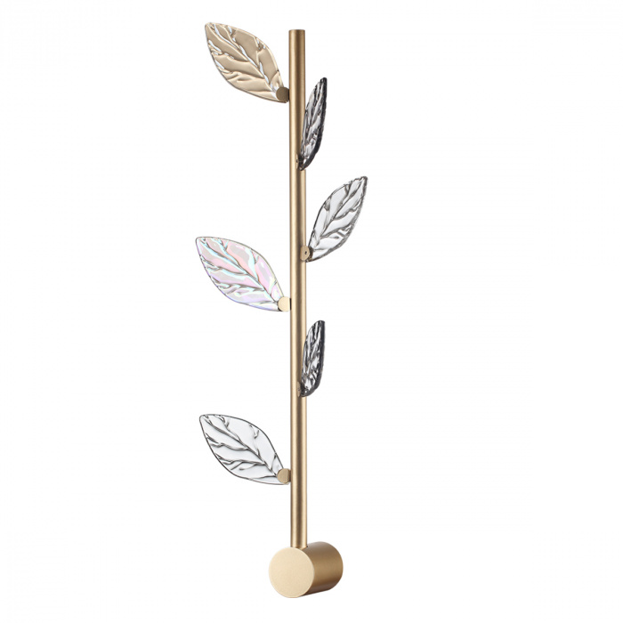 Бра с золотистой вертикальной трубкой и декоративными прозрачными листьями из стекла Sylva  матовое золото Дымчатый (Smoke) Прозрачное Стекло в Кирове | Loft Concept 