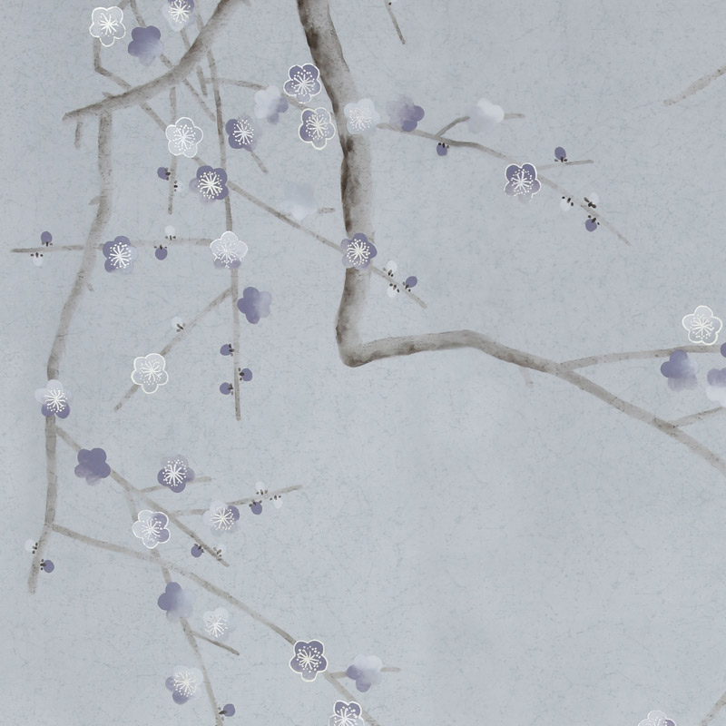 Обои ручная роспись Plum Blossom Special Colourway on Crackled Silver metallic silk Обои ручная роспись Plum Blossom Special Colourway on Crackled Silver metallic silk в Кирове | Loft Concept