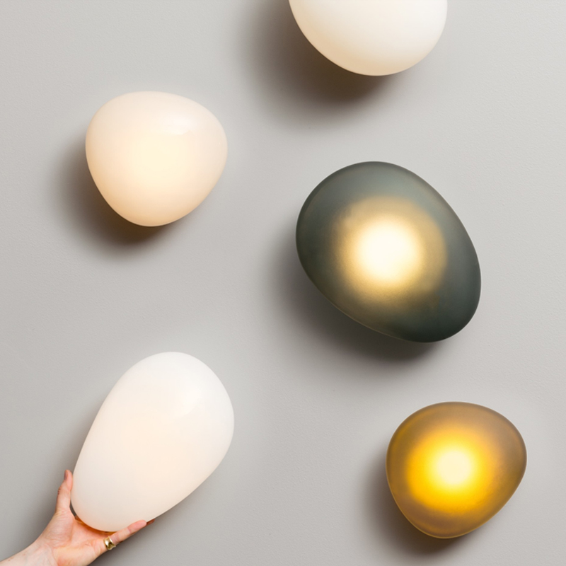 Бра ANDlight Pebble Ceiling Wall Белое матовое стекло Серый Янтарь (Amber) Бра ANDlight Pebble Ceiling Wall Белое матовое стекло Серый Янтарь (Amber) в Кирове | Loft Concept