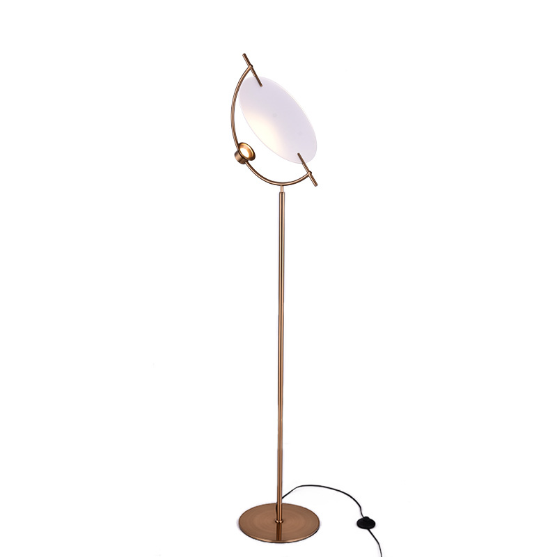 Торшер Gaspar Floor lamp Белый Золотой Торшер Gaspar Floor lamp Белый Золотой в Кирове | Loft Concept