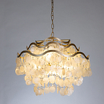 Люстра подвесная с белыми перламутровыми подвесками и изогнутыми золотистыми элементами Диаметр 60 см SHELL Chandelier варинант исполнения - 2 | Loft Concept в Кирове