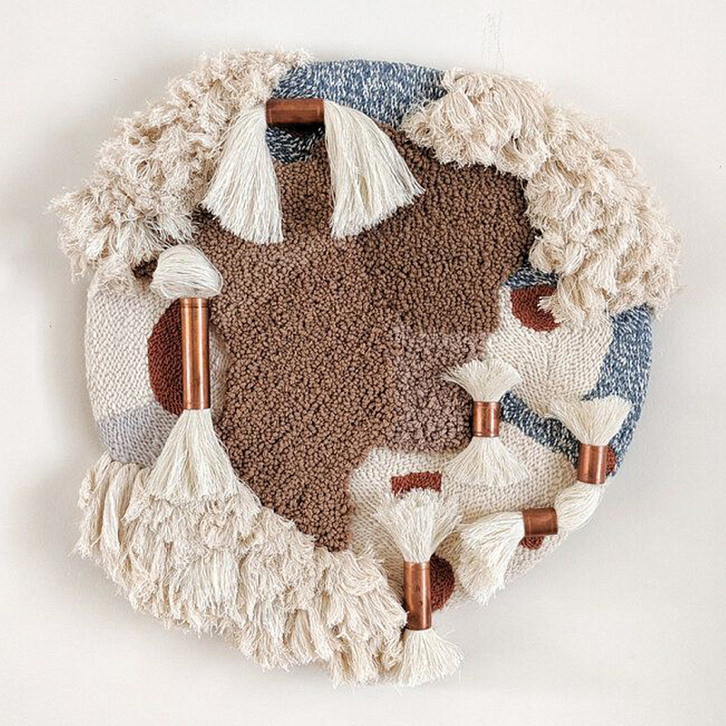 Тканый вручную Круглый абстрактный гобелен Seabed Коричневый Бежевый в Кирове | Loft Concept 