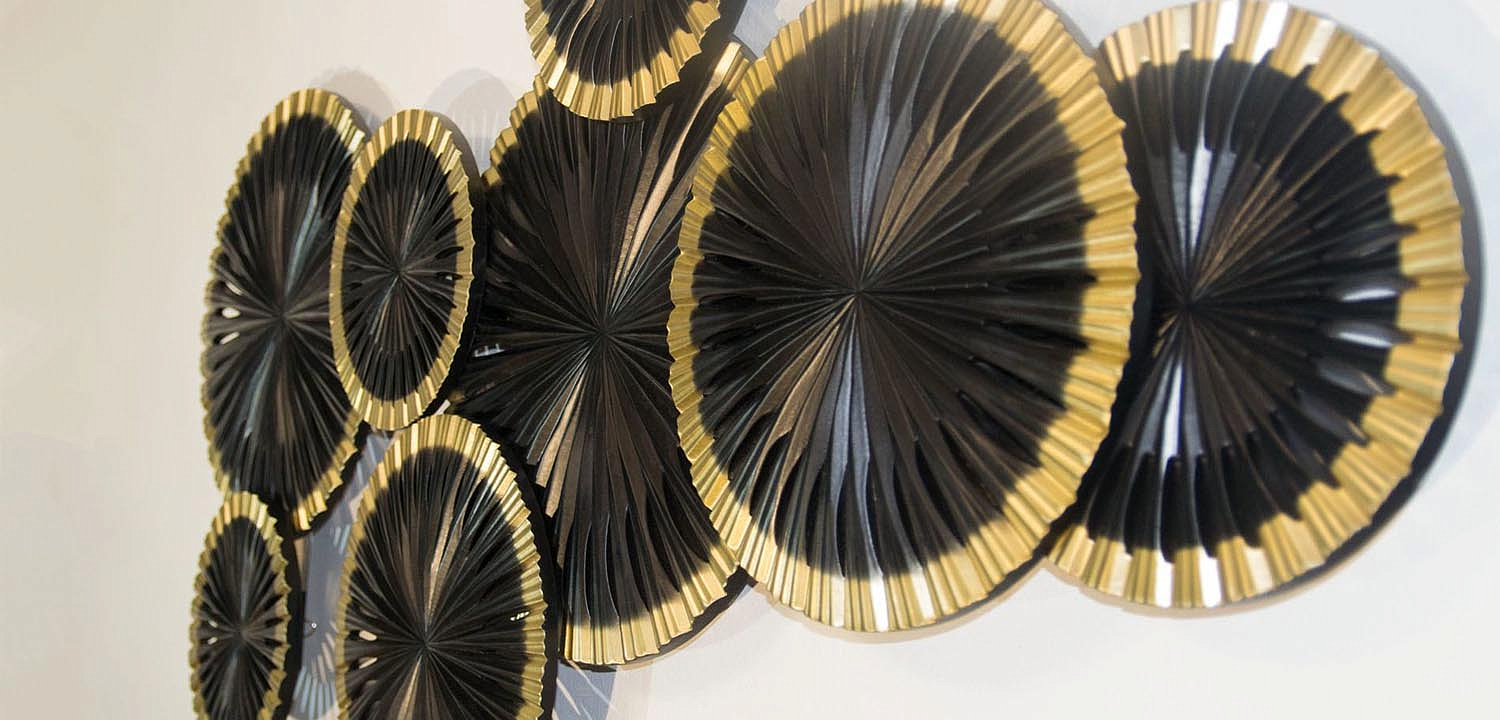 Арт-объект Apollo Black and Gold Wall Plaque Disc gap 8 Арт-объект Apollo Black and Gold Wall Plaque Disc gap 8 - Loft-Concept в Кирове