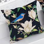 Декоративная подушка чёрная с изображением птицы в саду Blooming Blue Birds варинант исполнения - 2 | Loft Concept в Кирове