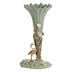 Ваза зеленая фарфоровая с волнистым краем с бронзовой фигуркой журавля Eden Garden  варинант исполнения - 1 | Loft Concept в Кирове