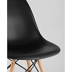 Пластиковый стул на ножках из массива бука Eames Black варинант исполнения - 2 | Loft Concept в Кирове