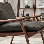 Кресло c каркасом из массива дерева и мягкой кожаной обивкой Walnut Armchair варинант исполнения - 6 | Loft Concept в Кирове