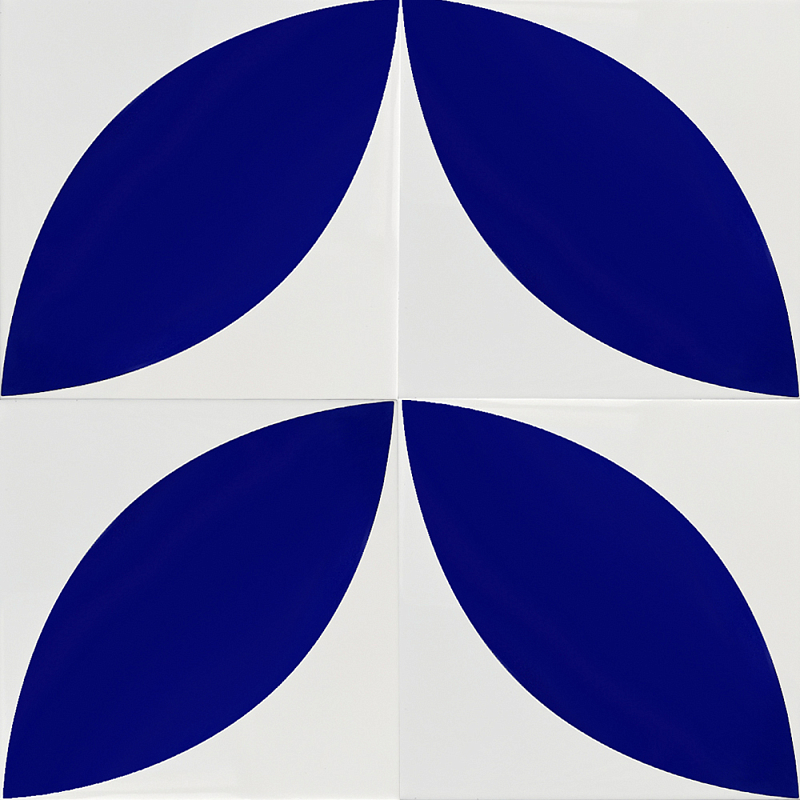 Дизайнерская плитка с узором Лепесток Синий Черный Фиолетовый в Кирове | Loft Concept 