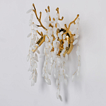 Бра золотого цвета с ветвями и белыми овальными стеклянными подвесками Droplet Chandelier варинант исполнения - 3 | Loft Concept в Кирове