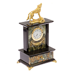 Часы настольные с декором в виде волка из натурального камня Офиокальцит Wolf Stone Clock варинант исполнения - 2 | Loft Concept в Кирове