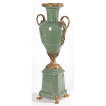 Ваза зеленого цвета из фарфора на высокой подставке с бронзовыми ручками Eden Garden porcelain and bronze варинант исполнения - 2 | Loft Concept в Кирове