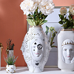 Ваза с декоративными лицами и графическими элементами в виде сердец и символов Faces of Imagination варинант исполнения - 5 | Loft Concept в Кирове