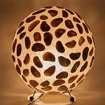 Настольная лампа из перламутра на металлическом каркасе Indonesian Circle варинант исполнения - 4 | Loft Concept в Кирове