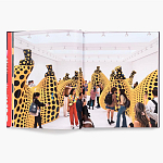 Книга по искусству Yayoi Kusama: I Spend Each Day Embracing Flowers варинант исполнения - 4 | Loft Concept в Кирове