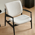 Кресло с каркасом и ножками из древесины и мягкими сиденьем и спинкой Venice варинант исполнения - 5 | Loft Concept в Кирове