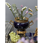 Ваза темно-синяя фарфоровая на бронзовой подставке с ажурным ободком и изогнутыми ручками Eden Garden варинант исполнения - 4 | Loft Concept в Кирове