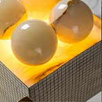 Настольная лампа с основанием из 24 выточенных сферических камней Through Stone варинант исполнения - 5 | Loft Concept в Кирове