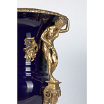 Ваза темно-синего цвета из фарфора с бронзовыми ручками в виде фигур Eden Garden porcelain and bronze варинант исполнения - 5 | Loft Concept в Кирове