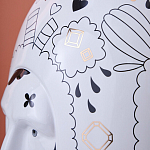 Ваза с декоративными лицами и графическими элементами в виде сердец и символов Faces of Imagination варинант исполнения - 9 | Loft Concept в Кирове