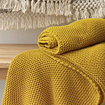 Плед из хлопка жемчужной вязки горчичного цвета Waffle Comfort варинант исполнения - 7 | Loft Concept в Кирове