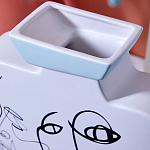 Ваза плоская белая с абстрактными черными линиями в форме лиц Faces of Imagination варинант исполнения - 6 | Loft Concept в Кирове