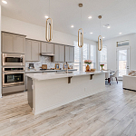 Подвесной светильник золотого цвета с двумя вытянутыми овальными рамками в форме скрепки Eurofase варинант исполнения - 7 | Loft Concept в Кирове