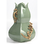 Ваза зеленого цвета из фарфора с бронзовыми ручками в виде драконов и рельефным цветочным декором Eden Garden porcelain and bronze варинант исполнения - 1 | Loft Concept в Кирове