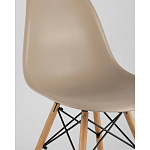 Пластиковый стул на ножках из массива бука Eames Beige варинант исполнения - 2 | Loft Concept в Кирове