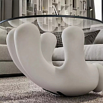 Дизайнерский журнальный стол с круглой прозрачной столешницей на белом фигурном основании Luqak варинант исполнения - 4 | Loft Concept в Кирове