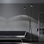 Торшер с изогнутой черной металлической стойкой и цилиндрическим плафоном Davide Groppi варинант исполнения - 6 | Loft Concept в Кирове