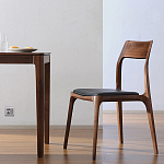 Стул деревянный с мягким сиденьем из черной натуральной кожи Moon Walnut Furniture варинант исполнения - 5 | Loft Concept в Кирове