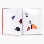 Книга по искусству Yayoi Kusama: I Spend Each Day Embracing Flowers варинант исполнения - 5 | Loft Concept в Кирове