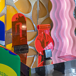 Настольное дизайнерское зеркало Poltronova Vanitas Rosso Franci Mirror and Photo Holder варинант исполнения - 7 | Loft Concept в Кирове