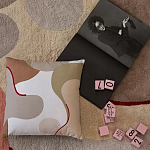 Подушка декоративная хлопковая бежевого цвета с абстрактным принтом Elysian Flow Sand варинант исполнения - 5 | Loft Concept в Кирове