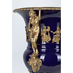 Ваза темно-синего цвета из фарфора с бронзовыми ручками в виде фигур Eden Garden porcelain and bronze варинант исполнения - 6 | Loft Concept в Кирове