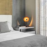 Настольная лампа с круглым деревянным отражателем и черным цилиндрическим плафоном Accord Lighting варинант исполнения - 7 | Loft Concept в Кирове