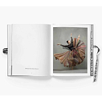 Подарочное издание про феминизм в моде Марии Грации Кьюри Her Dior Maria Grazia Chiuris New Voice варинант исполнения - 3 | Loft Concept в Кирове