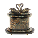 Часы настольные из натурального камня с декором в виде двух лебедей Swans Stone Clock варинант исполнения - 3 | Loft Concept в Кирове