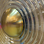 Бра с круглым рифленым плафоном янтарного цвета Savio Glass Disc Light варинант исполнения - 1 | Loft Concept в Кирове