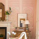 Обои ручная роспись Jharokha Arches Original colourway on pink painted Xuan paper варинант исполнения - 2 | Loft Concept в Кирове
