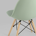 Пластиковый стул на ножках из массива бука Eames Mint варинант исполнения - 6 | Loft Concept в Кирове