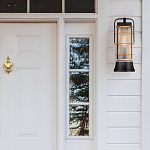 Настенный фонарь цилиндрической формы с рифленым стеклом в золотом каркасе на черном прямоугольном основании Eurofase варинант исполнения - 7 | Loft Concept в Кирове