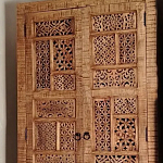 Этнический шкаф с орнаментом резьба из дерева Indian Antique Furniture варинант исполнения - 1 | Loft Concept в Кирове