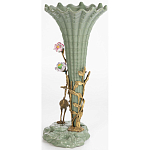 Ваза зеленая фарфоровая с волнистым краем с бронзовой фигуркой журавля Eden Garden  варинант исполнения - 2 | Loft Concept в Кирове