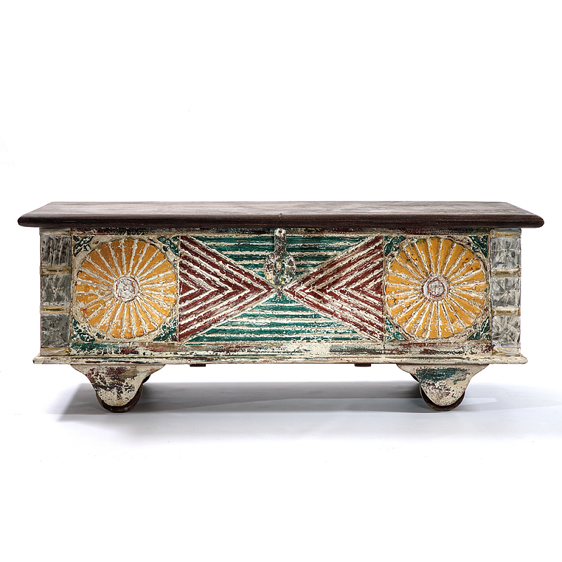 Сундук резной Advaith Carved Antique Chest Бежевый Мульти Коричневый в Кирове | Loft Concept 