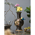 Ваза черная фарфоровая с  узором и бронзовым декором в виде веток с фарфоровой птичкой и цветами Eden Garden варинант исполнения - 2 | Loft Concept в Кирове