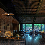 Подвесной светильник с золотым металлическим плафоном округлой формы и декоративным элементом из чёрного мрамора Midnight Grace  варинант исполнения - 3 | Loft Concept в Кирове